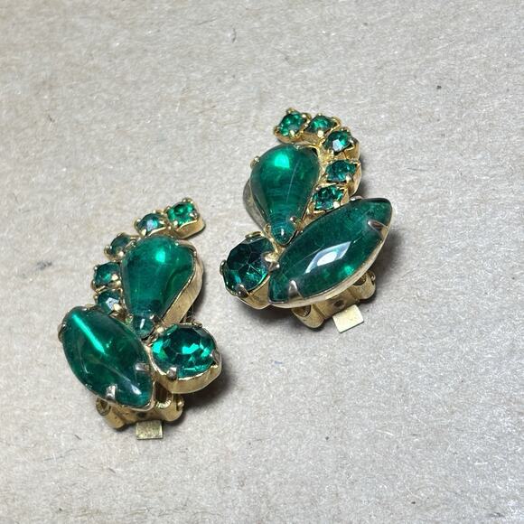 Vtg Emerald Green Rhinestone Prong Set Clip On Earrings Gold-tone - Picture 10 of 16